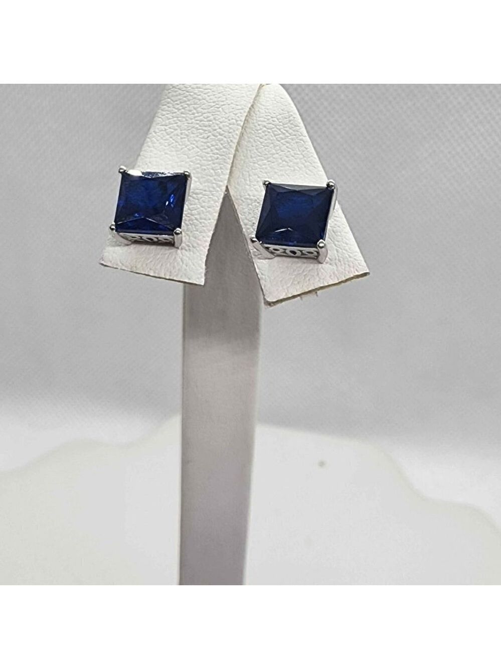 NEW Sterling Silver 925 Royal Blue GemStone Studs - Earrings